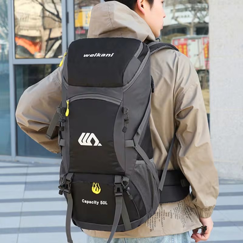 50L Waterproof Hiking Backpack - đánh giá và giá Outdoor Camping Warehouse
